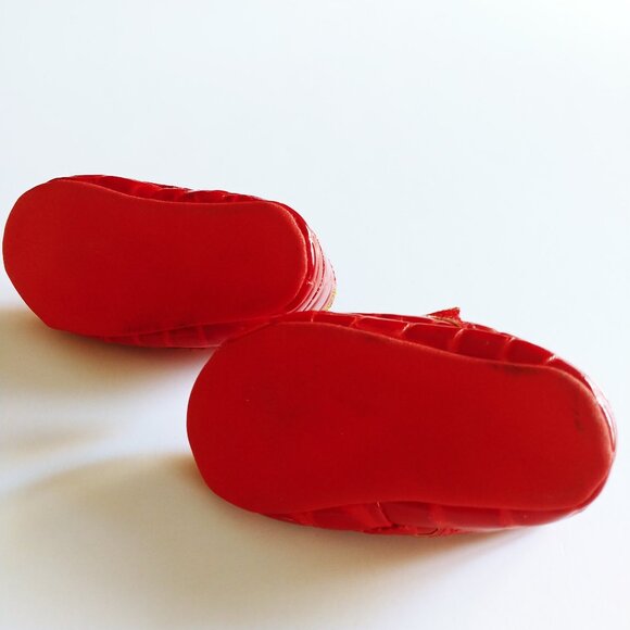 Baby Mickey and Co Red Faux Leather Logo Dress Shoes with Gold Details Size 2M - Picture 6 of 12
